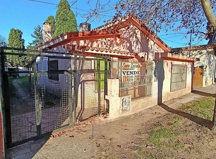 Casa · 80m² · 6 Ambientes · 2 Cocheras
