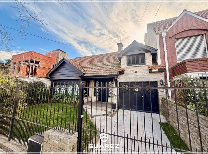 Casa · 342m² · 5 Ambientes · 1 Cochera