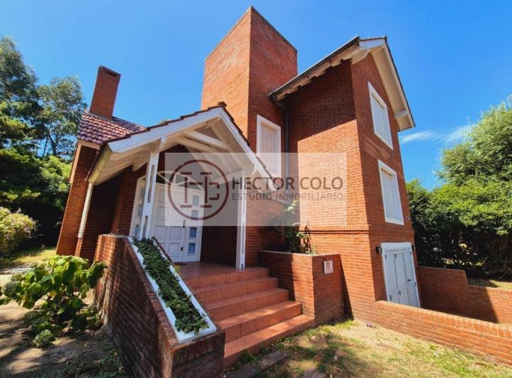 Casa · 174m² · 4 Ambientes · 1 Cochera