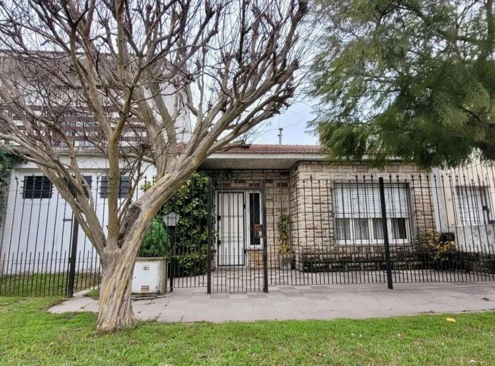 Casa · 156m² · 5 Ambientes · 1 Cochera