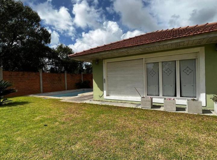 Casa · 170m² · 4 Ambientes · 4 Cocheras