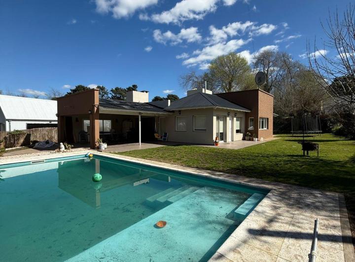Casa · 147m² · 3 Dormitorios · 1 Cochera