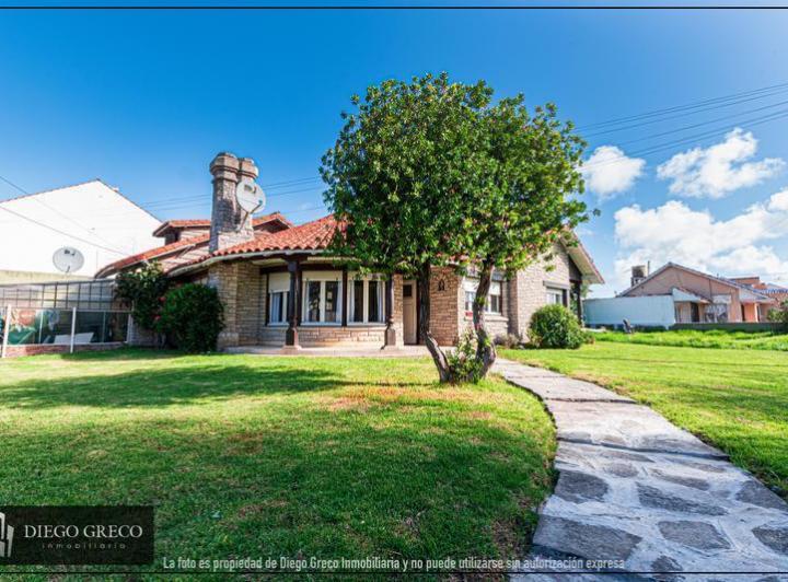 Casa · 168m² · 5 Ambientes · 1 Cochera