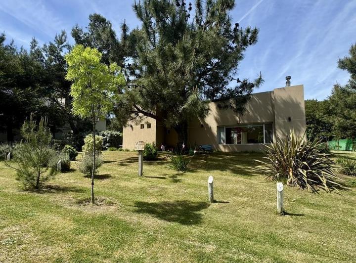 Casa · 171m² · 5 Ambientes · 2 Cocheras