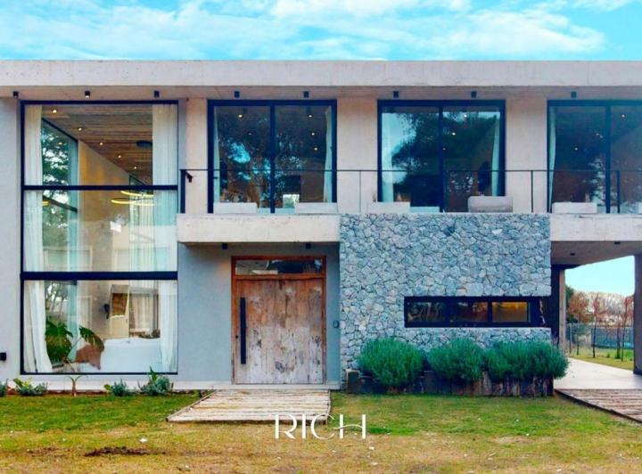 Casa · 350m² · 5 Ambientes