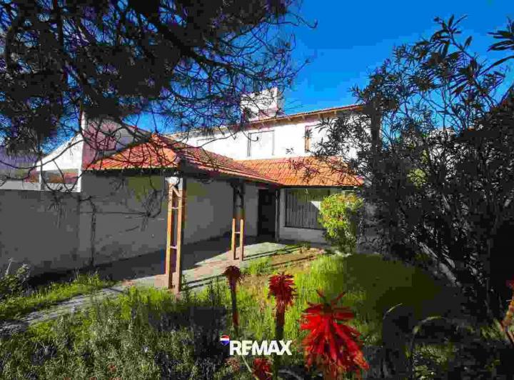 Casa · 70m² · 4 Ambientes · 1 Cochera