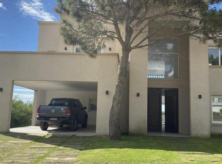 Casa · 418m² · 6 Ambientes