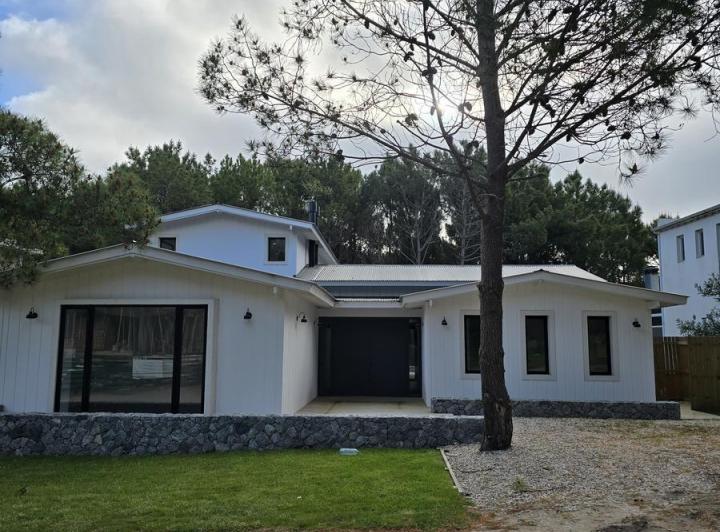 Casa · 270m² · 6 Ambientes