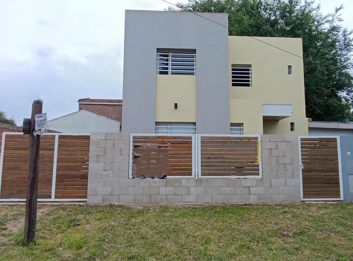 Casa · 112m² · 2 Dormitorios · 2 Cocheras