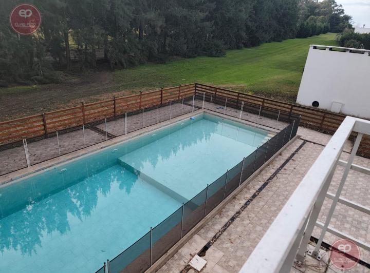 Casa · 371m² · 5 Ambientes · 12 Cocheras
