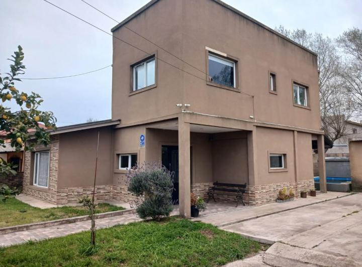 Casa · 180m² · 4 Ambientes