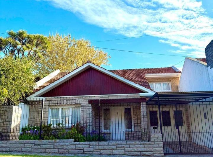 Casa · 245m² · 3 Ambientes · 1 Cochera