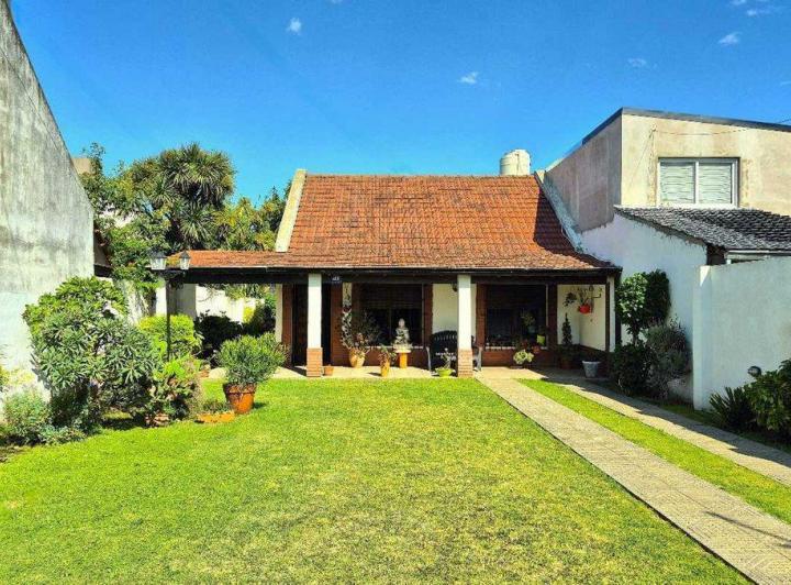 Casa · 130m² · 3 Ambientes · 2 Cocheras