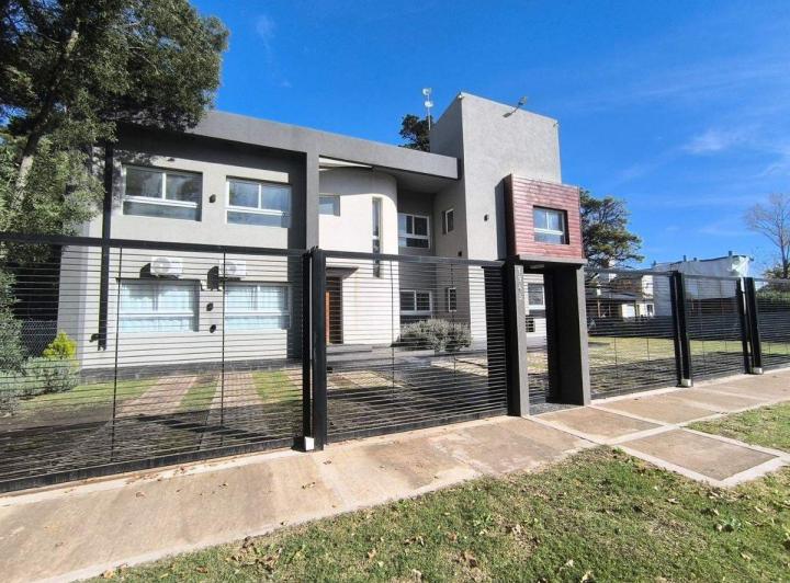 Departamento · 92m² · 4 Ambientes · 1 Cochera