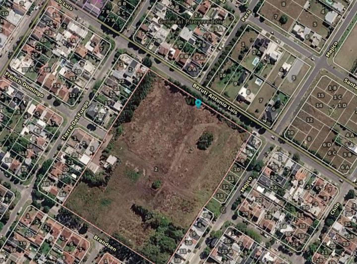 Terreno · 866m²