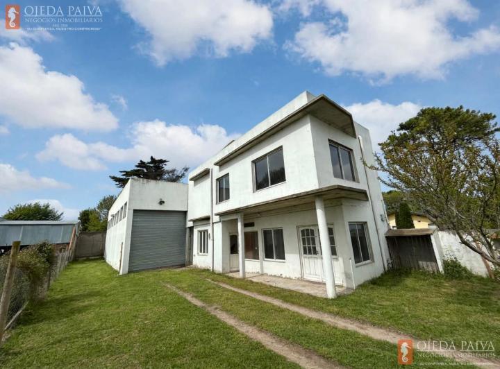 Local comercial · 240m² · 4 Ambientes