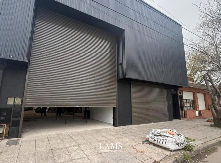 Local comercial · 307m²
