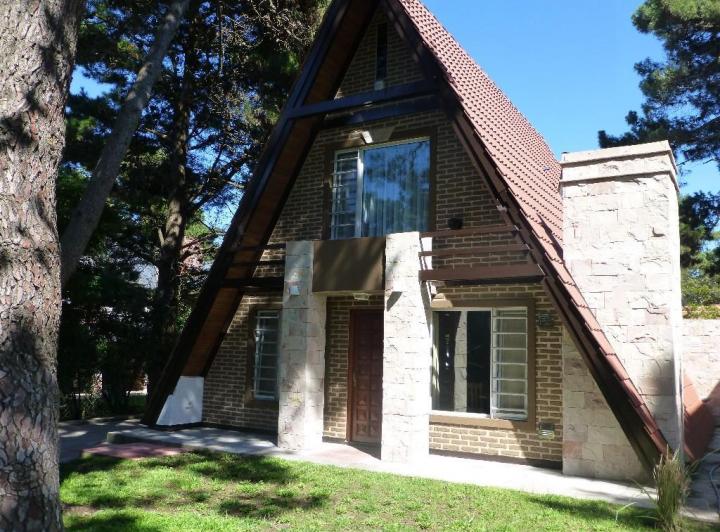 Casa · 100m² · 4 Ambientes · 1 Cochera