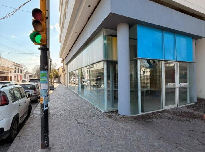 Local comercial · 406m² · 3 Ambientes