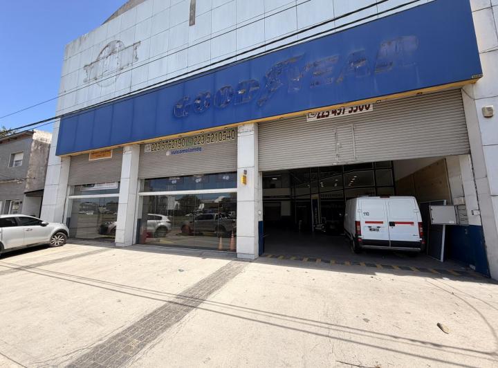 Local comercial · 400m² · 4 Ambientes