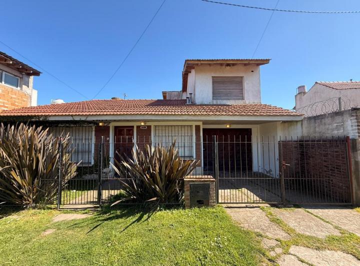 Casa · 70m² · 3 Ambientes · 1 Cochera