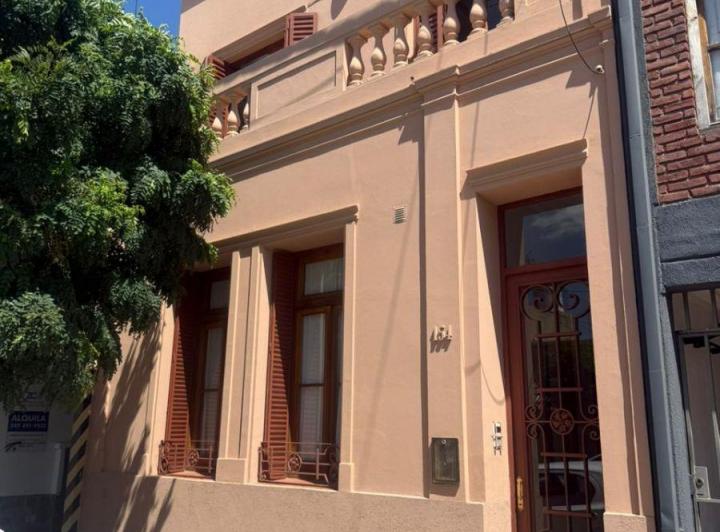 Casa · 160m² · 5 Ambientes