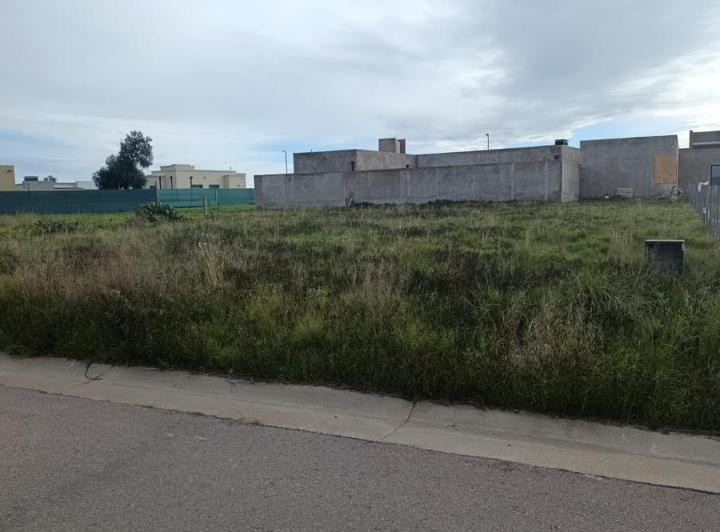 Terreno · 602m²