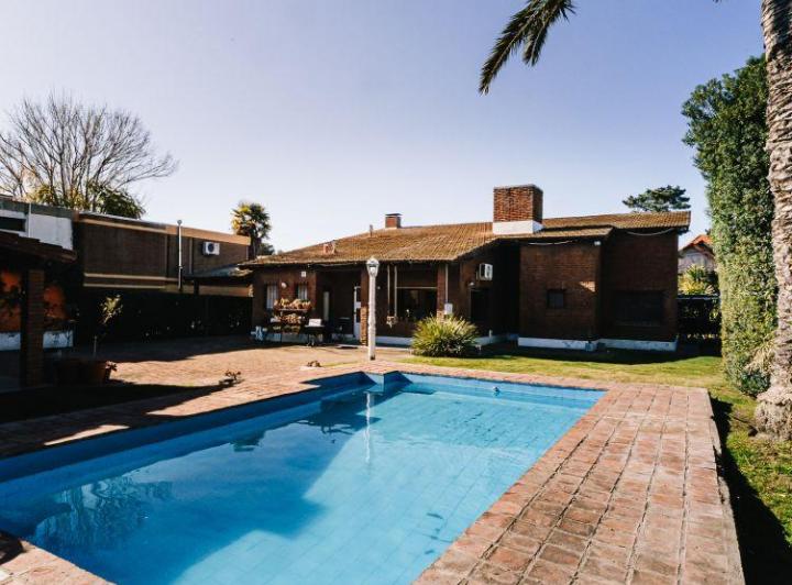 Casa · 304m² · 7 Ambientes