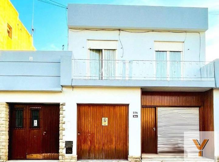 Casa · 387m² · 5 Ambientes