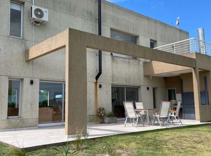 Casa · 175m² · 6 Ambientes