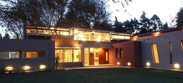 Hotel · 800m² · 16 Ambientes · 15 Cocheras