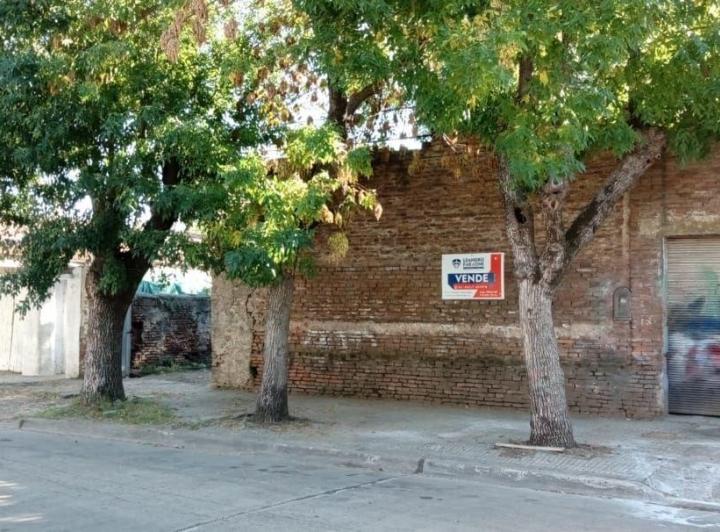 Casa · 300m² · 4 Ambientes · 1 Cochera