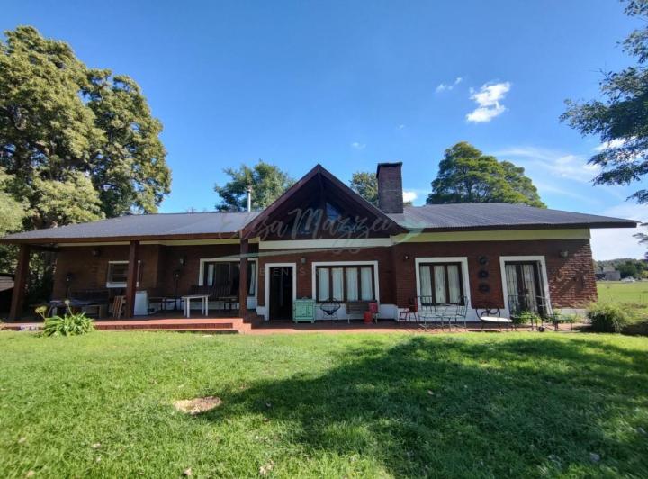 Casa · 200m² · 4 Ambientes · 1 Cochera