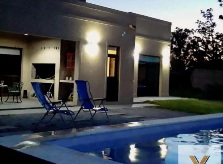 Casa · 120m² · 4 Ambientes · 2 Cocheras