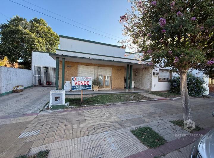 Casa · 125m² · 6 Ambientes · 3 Cocheras