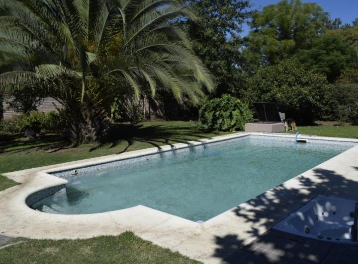 Casa · 440m² · 7 Ambientes · 2 Cocheras