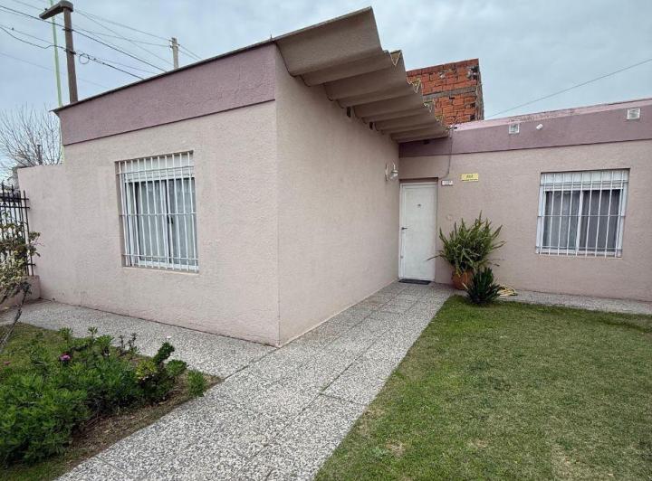 Casa · 90m² · 4 Ambientes · 1 Cochera