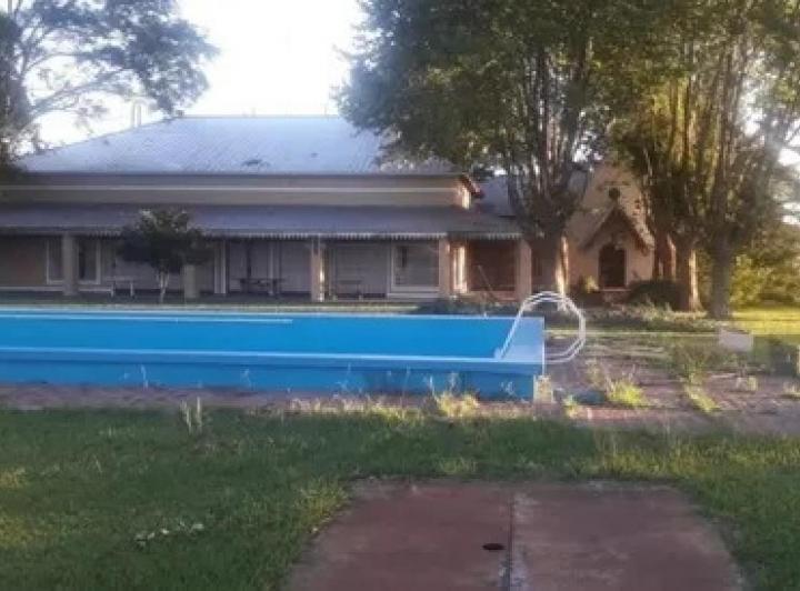 Campo · 400m² · 5 Ambientes