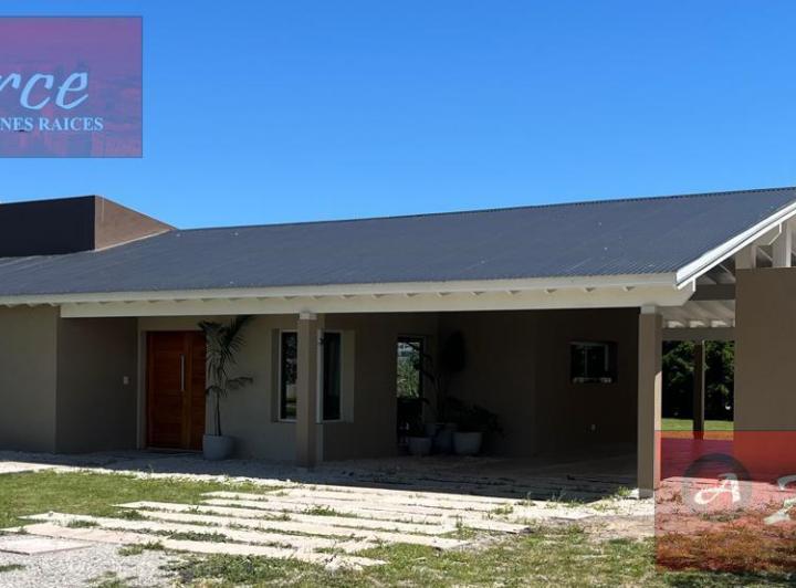 Casa · 170m² · 4 Ambientes · 4 Cocheras