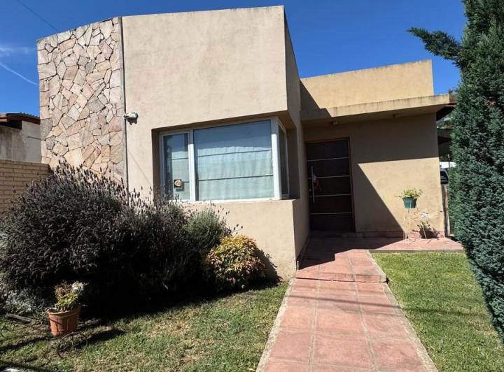 Casa · 164m² · 3 Ambientes · 1 Cochera