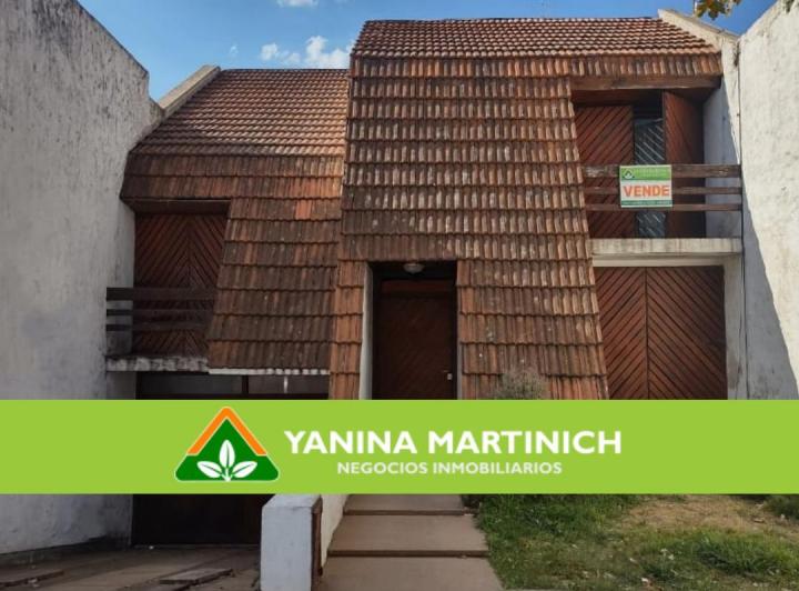 Casa · 272m² · 9 Ambientes · 1 Cochera