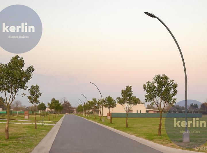 Terreno · 765m²