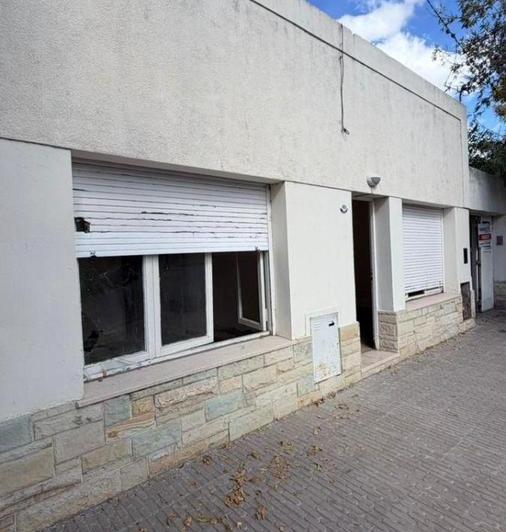 Casa · 130m² · 7 Ambientes · 2 Cocheras