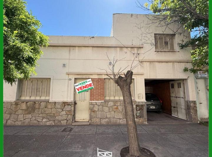 Casa · 145m² · 5 Ambientes · 1 Cochera
