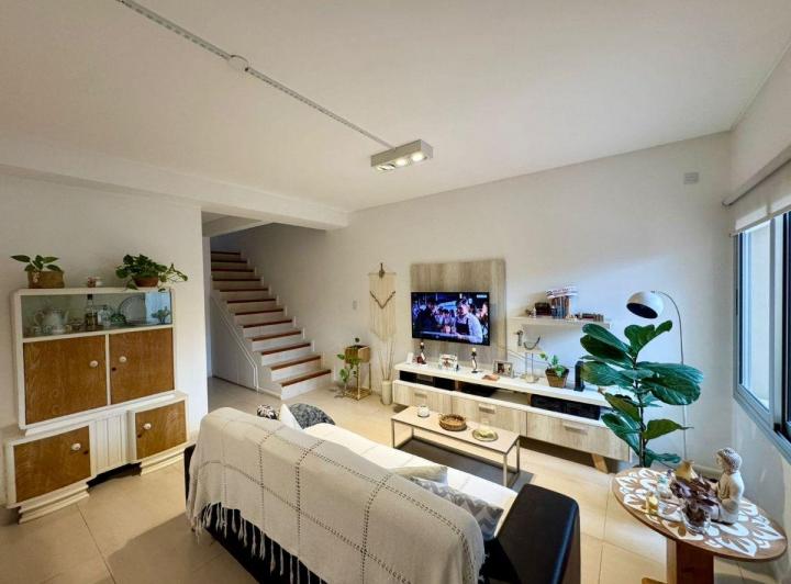 Casa · 127m² · 6 Ambientes · 1 Cochera