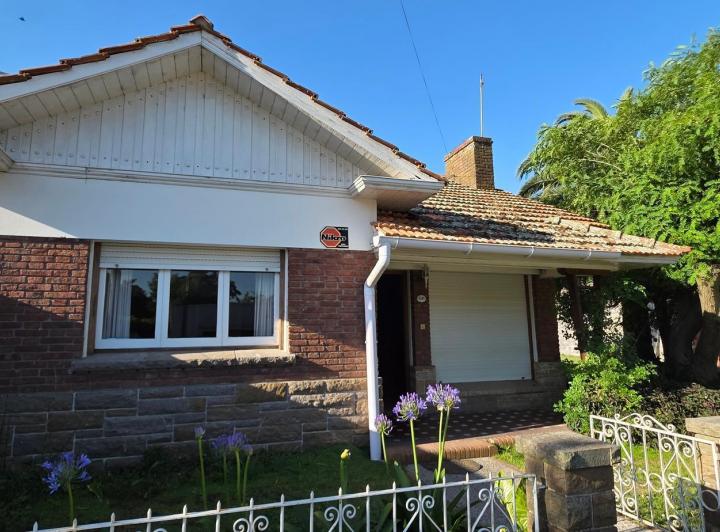 Casa · 70m² · 2 Dormitorios · 1 Cochera