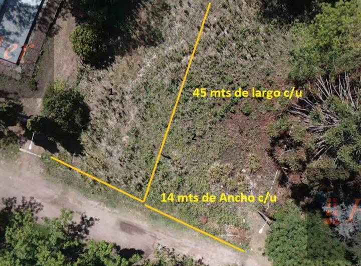 Terreno · 1300m²