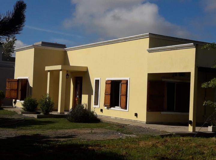 Casa · 177m² · 5 Ambientes · 1 Cochera