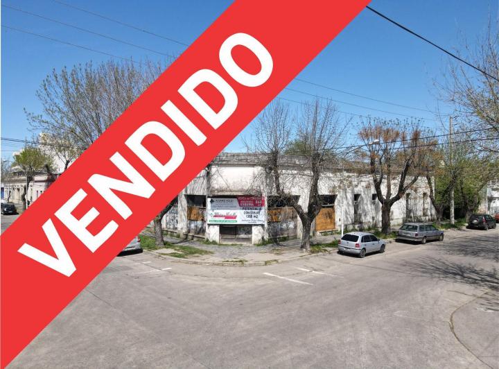 Edificio · 868m²