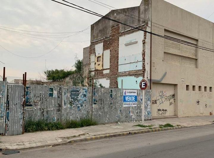 Terreno · 300m²